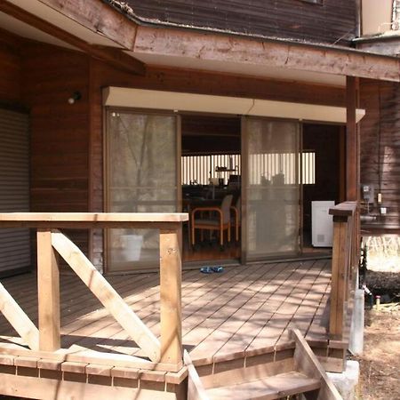 北軽井沢の貸別荘一棟貸し切り-庭とウッドデッキつき 吾妻硫黄鉱山 エクステリア 写真