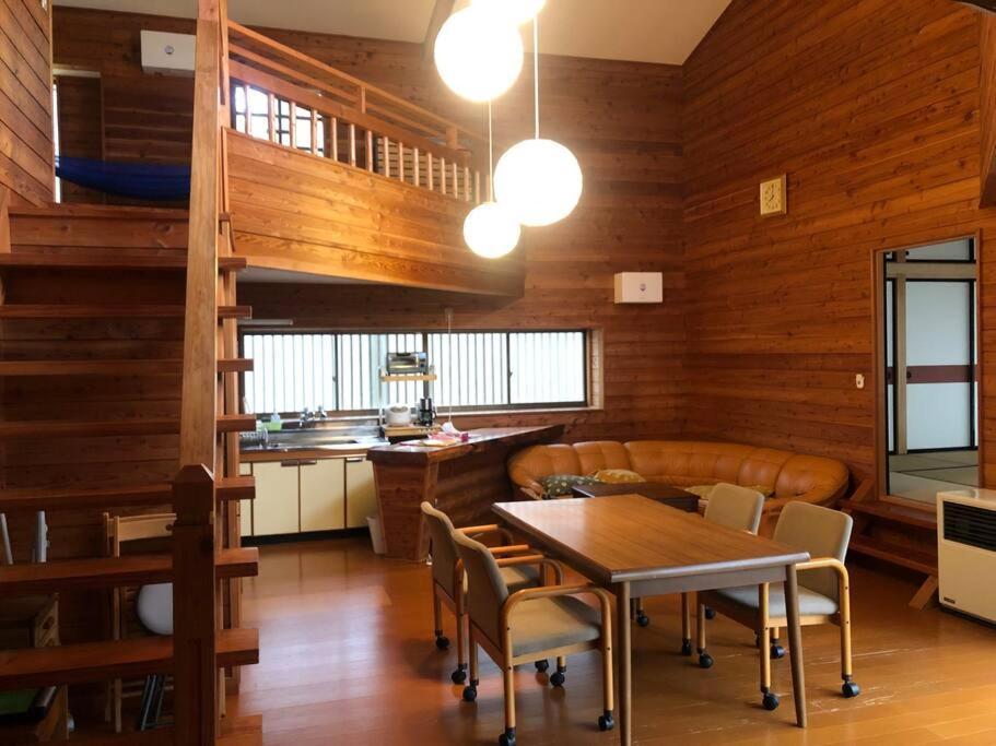 北軽井沢の貸別荘一棟貸し切り-庭とウッドデッキつき 吾妻硫黄鉱山 エクステリア 写真