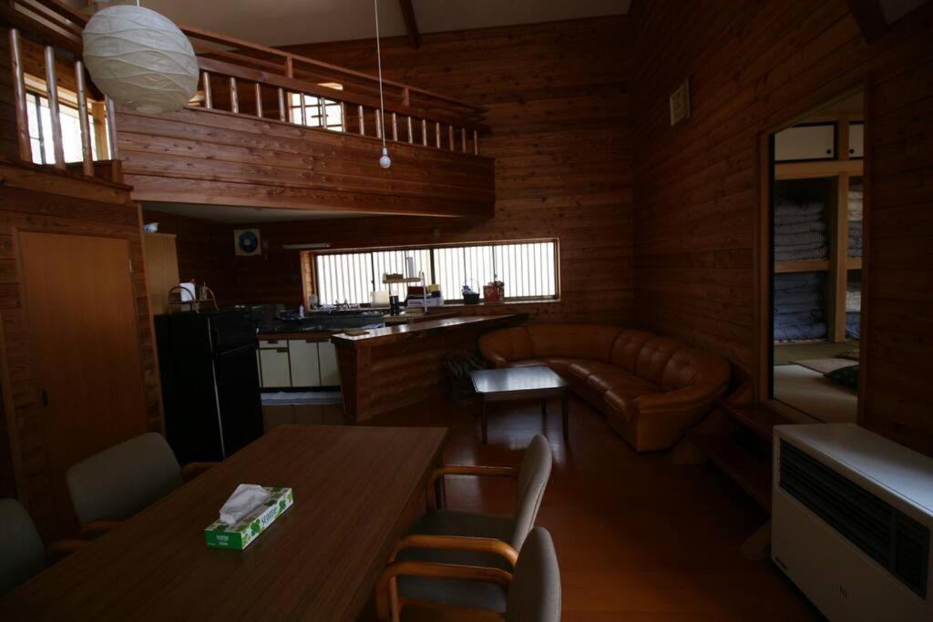 北軽井沢の貸別荘一棟貸し切り-庭とウッドデッキつき 吾妻硫黄鉱山 エクステリア 写真