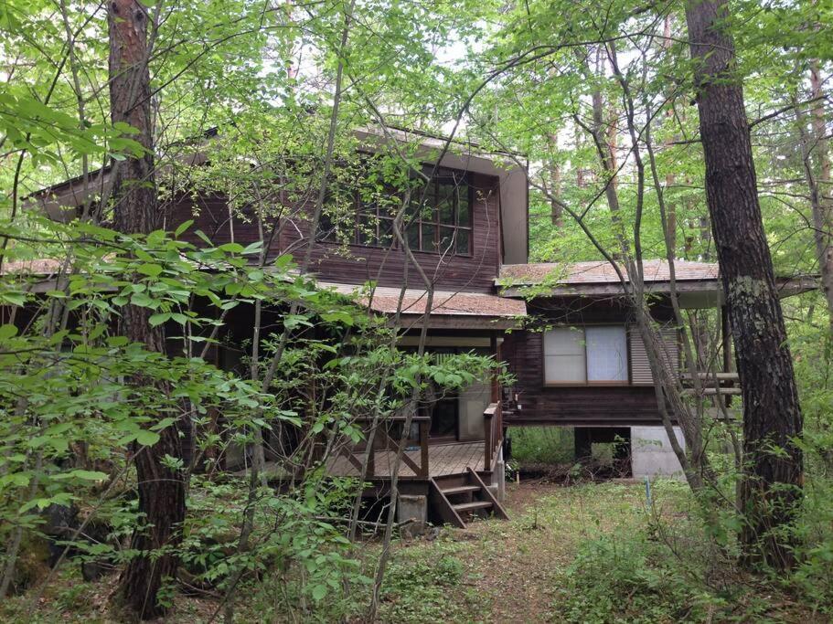 北軽井沢の貸別荘一棟貸し切り-庭とウッドデッキつき 吾妻硫黄鉱山 エクステリア 写真