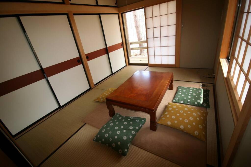 北軽井沢の貸別荘一棟貸し切り-庭とウッドデッキつき 吾妻硫黄鉱山 エクステリア 写真